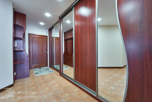 Фото Просторная 3-ка в классическом стиле в сердце столицы — 3