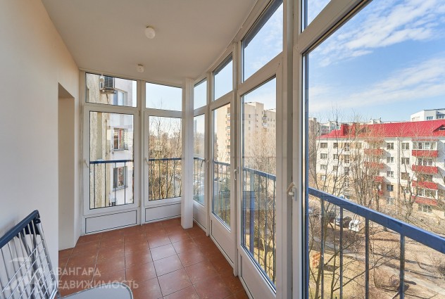 Фото Просторная 3-ка в классическом стиле в сердце столицы — 57