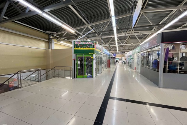 Фото Торговое помещение ТЦ «Глобо» в 200 м от метро. — 5