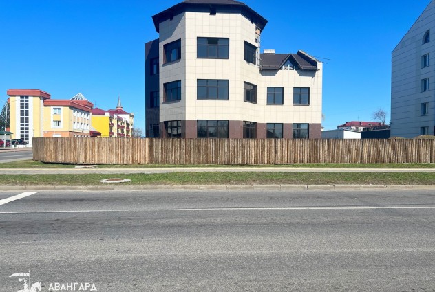 Фото Продажа перспективного здания в центре г. Речица — 3