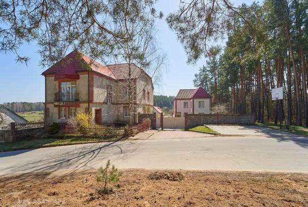 Фото Коттедж с гостевым домом в аг. Ратомка — 1