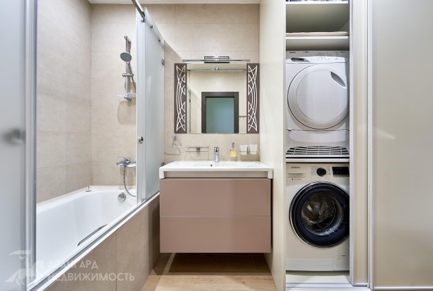 Фото Просторная видовая квартира с дизайнерским ремонтом — 63