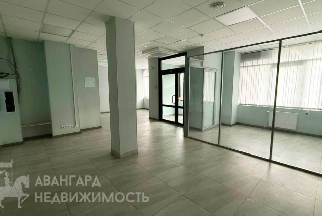 Фото Аренда административно-торгового площади рядом с метро — 1