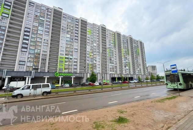 Фото Аренда административно-торгового помещения на ул. Лосика — 17