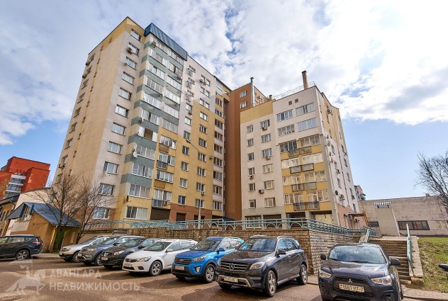Фото Сдаётся просторная 3-комнатная квартира в кирпичном доме. — 35