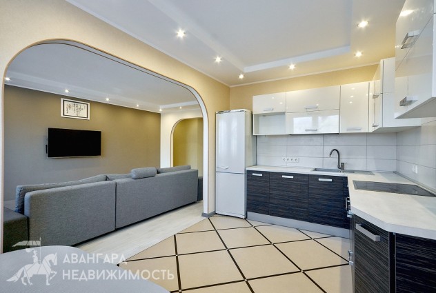 Фото Продается 3-комнатная квартира 200 метров ст. м. Малиновка!Предлагаем 3-ую квартиру с ремонтом по адресу просп. Дзержинского 119. — 3