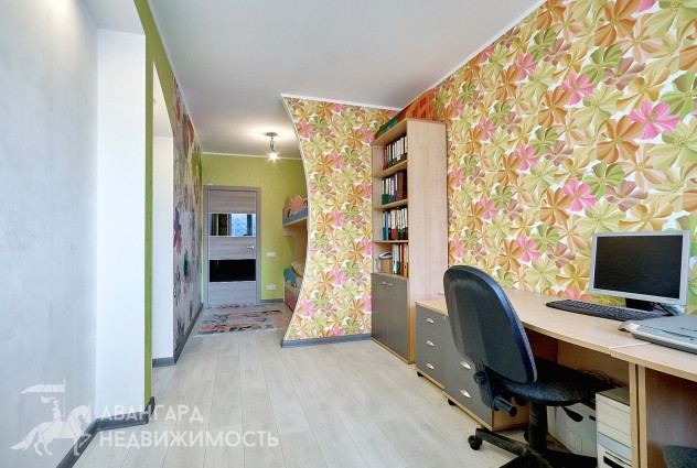 Фото Продается 3-комнатная квартира 200 метров ст. м. Малиновка!Предлагаем 3-ую квартиру с ремонтом по адресу просп. Дзержинского 119. — 25