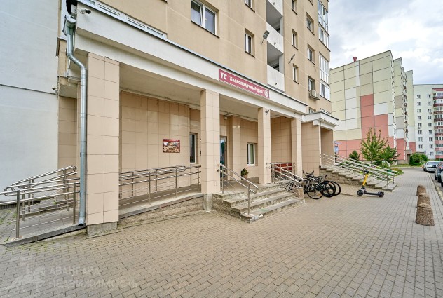 Фото Просторная квартира с ремонтом в новостройке рядом с метро — 47