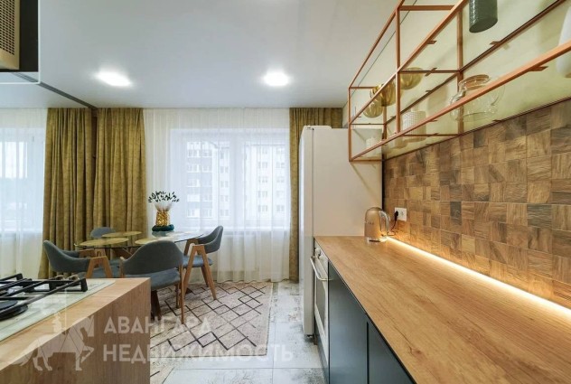 Фото Шикарная 3-комн. квартира с атмосферной локацией — 5