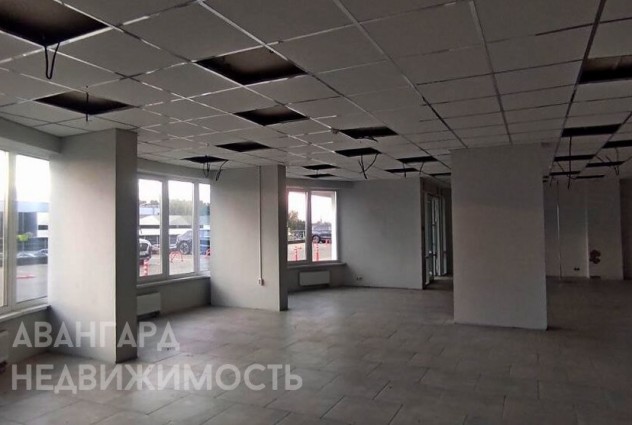 Фото Аренда торгового помещения в микрорайоне Лебяжий — 1