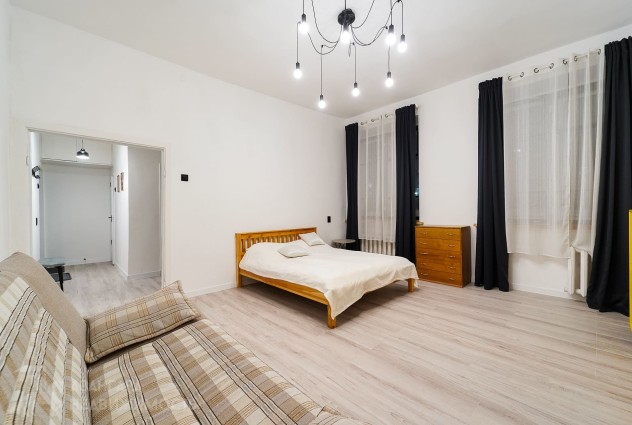 Фото Продается просторная «сталинка» в самом центре города! — 3