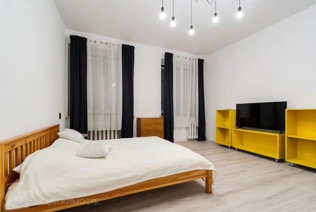 Фото Продается просторная «сталинка» в самом центре города! — 7