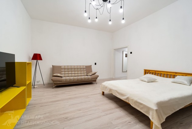 Фото Продается просторная «сталинка» в самом центре города! — 9