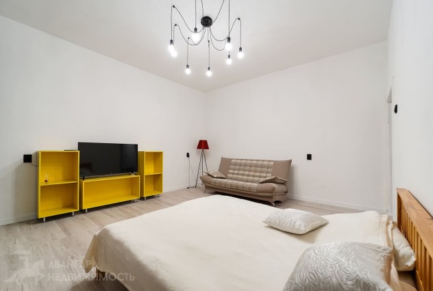 Фото Продается просторная «сталинка» в самом центре города! — 11