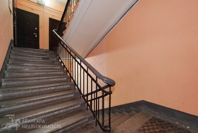 Фото Продается просторная «сталинка» в самом центре города! — 19