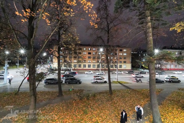 Фото Продается просторная «сталинка» в самом центре города! — 23
