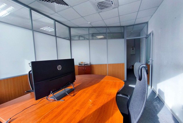 Фото Продажа офисного помещения 61,6 кв. м (3-я улица Щорса, 9) — 15