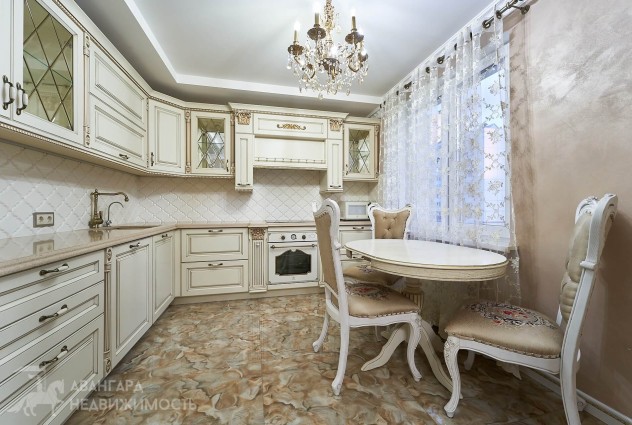 Фото Шикарная 2-х комнатная квартира в классическом стиле — 1