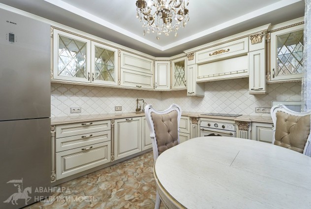 Фото Шикарная 2-х комнатная квартира в классическом стиле — 3