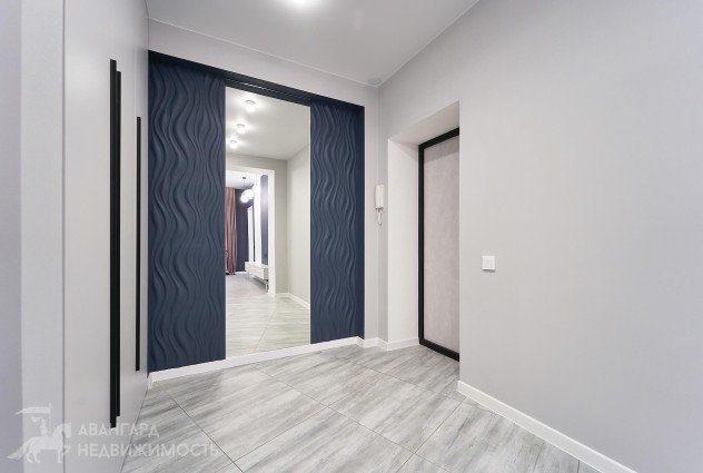 Фото В Продаже Сталинка с новым ремонтом на Стахановкой — 3