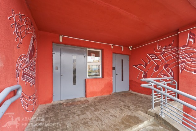 Фото Просторная 3-комнатная квартира с ремонтом — 47