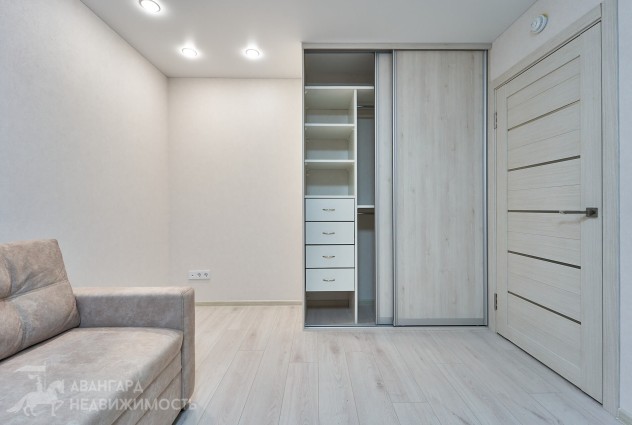 Фото Светлая уютная квартира с абсолютно новым ремонтом возле воды и парка — 27