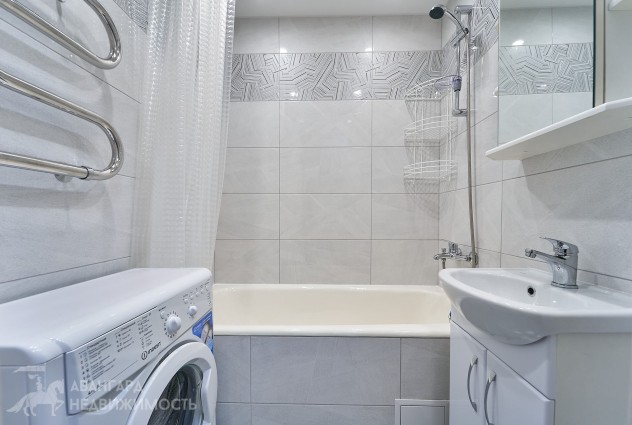 Фото Светлая уютная квартира с абсолютно новым ремонтом возле воды и парка — 35