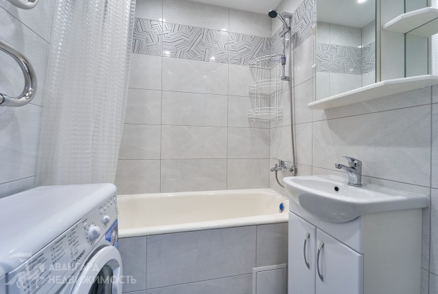 Фото Светлая уютная квартира с абсолютно новым ремонтом возле воды и парка — 37