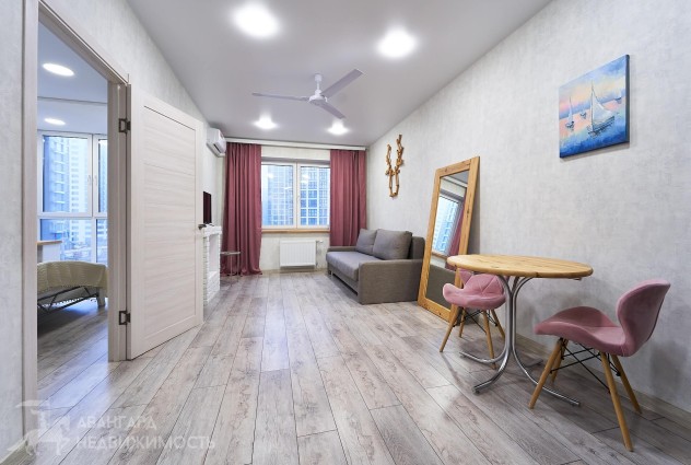 Фото Продаётся 2-комнатной квартиры с ремонтом по ул. Николы Теслы, 1 — 3