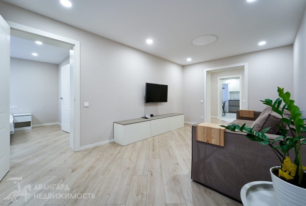 Фото 3-комнатная квартира с отличным ремонтом ул. Люцинская, 11 — 13