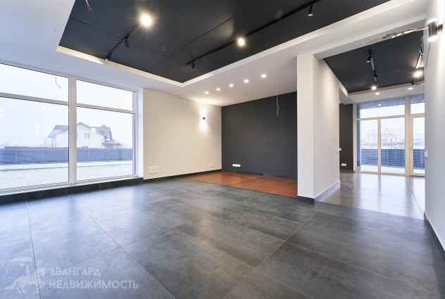 Фото Аренда коттеджа в современном стиле с собственной парковкой — 3