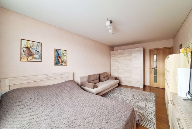 Фото Отличная трехкомнатная квартира в молодом и развивающемся микрорайоне Лошица! — 27