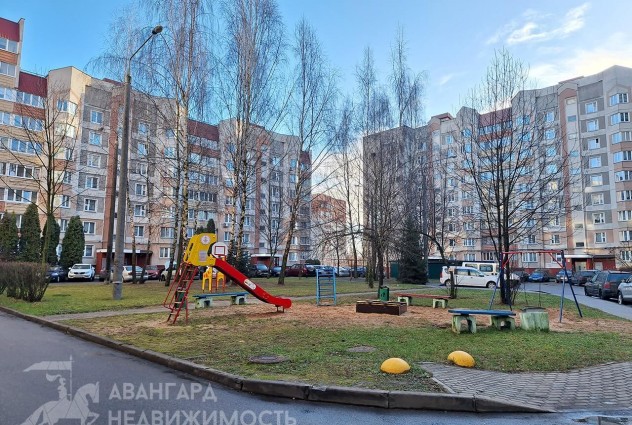 Фото Отличная трехкомнатная квартира в молодом и развивающемся микрорайоне Лошица! — 33