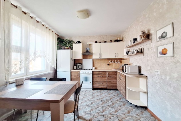 Фото Отличная трехкомнатная квартира в молодом и развивающемся микрорайоне Лошица! — 3