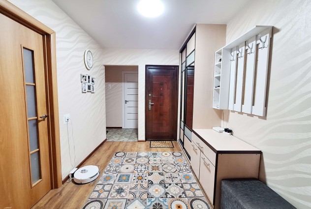 Фото Отличная трехкомнатная квартира в молодом и развивающемся микрорайоне Лошица! — 13