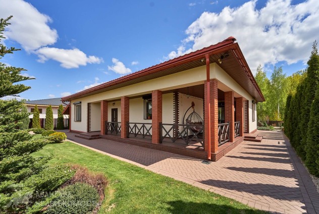 Фото Дом в окружении березовой рощи — 1