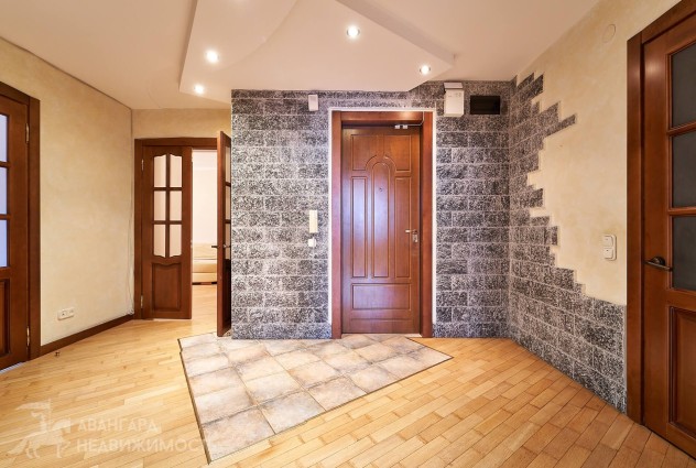 Фото 4-комнатная квартира по ул. Есенина 23 к 1 — 3