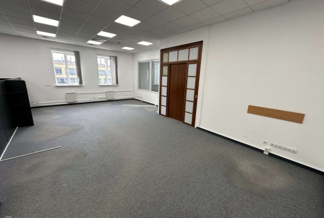 Фото Сдается в аренду офис 166.5 кв.м возле метро  — 3