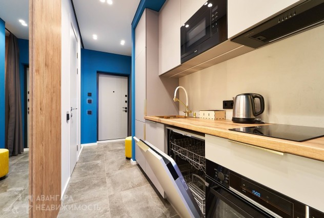 Фото Светлая видовая квартира с новым ремонтом возле парка — 17