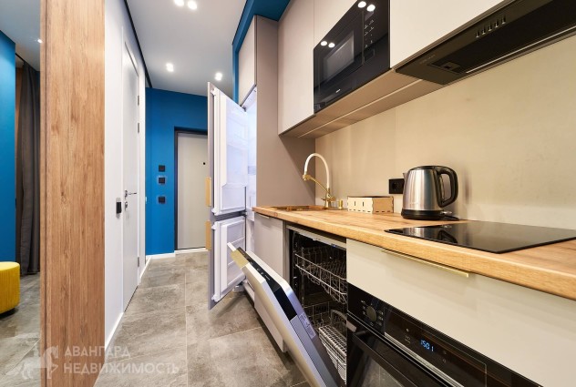 Фото Светлая видовая квартира с новым ремонтом возле парка — 23