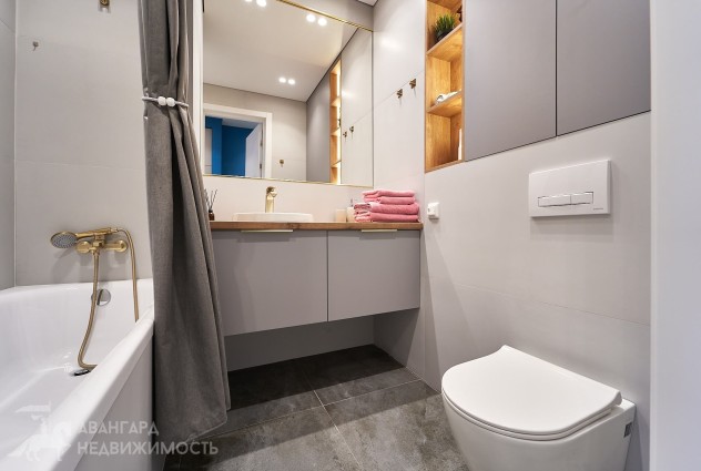 Фото Светлая видовая квартира с новым ремонтом возле парка — 63