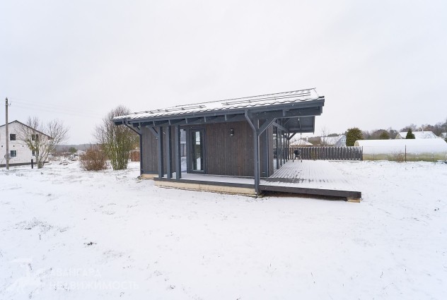 Фото Новый современный дом, граничащий с лесом. — 5