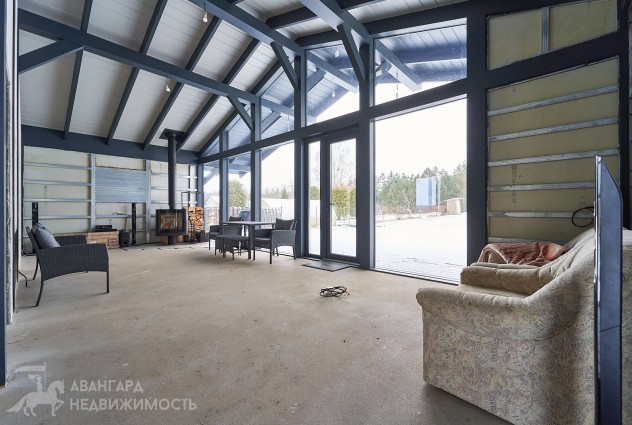 Фото Новый современный дом, граничащий с лесом. — 19