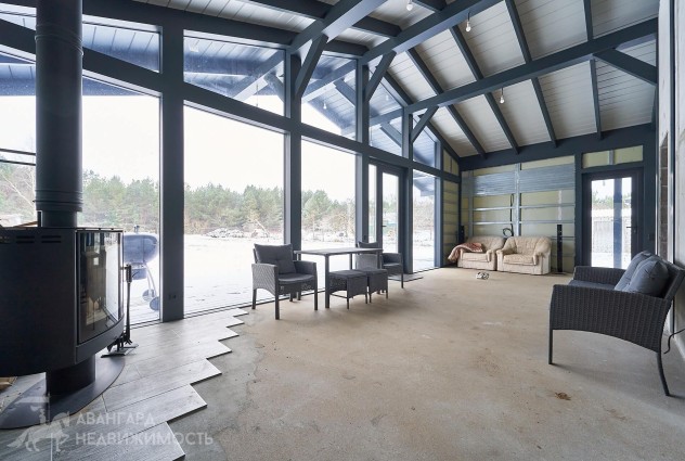 Фото Новый современный дом, граничащий с лесом. — 27