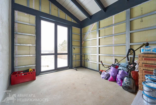 Фото Новый современный дом, граничащий с лесом. — 37