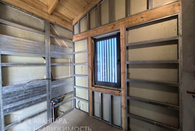 Фото Новый современный дом, граничащий с лесом. — 31