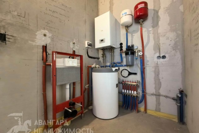 Фото Новый современный дом, граничащий с лесом. — 37