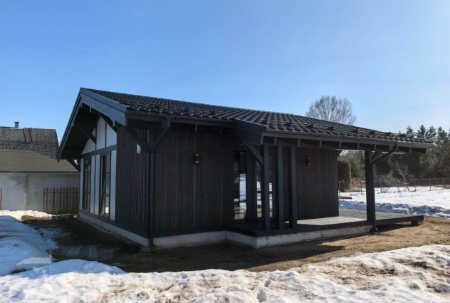 Фото Новый современный дом, граничащий с лесом. — 5