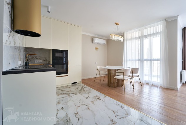 Фото Светлая просторная квартира с абсолютно новым ремонтом возле парка — 1