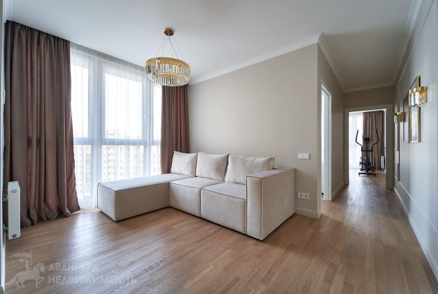 Фото Светлая просторная квартира с абсолютно новым ремонтом возле парка — 25